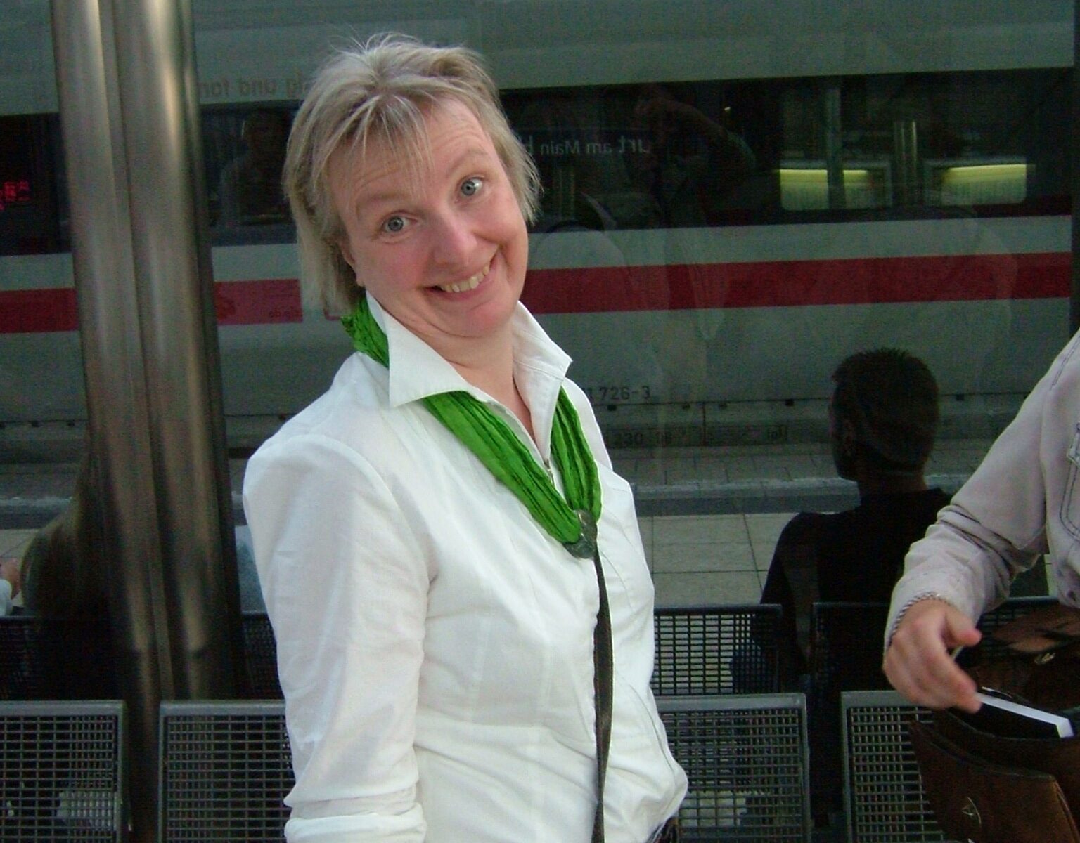 2005 Jutta am Bahnhof Ffm